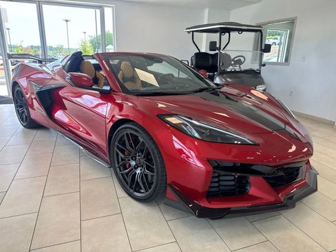 Used 2024 Chevrolet Corvette Z06 w/ Z07 Performance Package RWD image 1