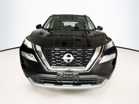 Certified 2022 Nissan Rogue SV w/ SV Premium Package image 2