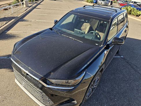 Used 2024 Toyota Grand Highlander AWD Hybrid image 17