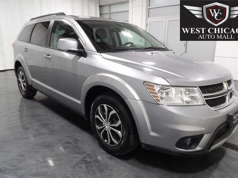 Used 2019 Dodge Journey SE w/ Connectivity Group FWD image 1