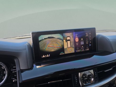 Used 2018 Lexus LX 570 4WD image 20