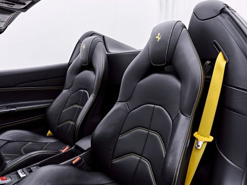 Used 2019 Ferrari 488 Spider RWD image 58