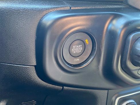 Used 2022 Jeep Wrangler Unlimited Sahara image 28