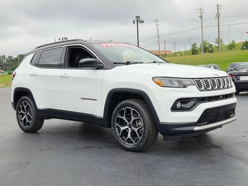 Used 2025 Jeep Compass Limited AWD/4WD image 4