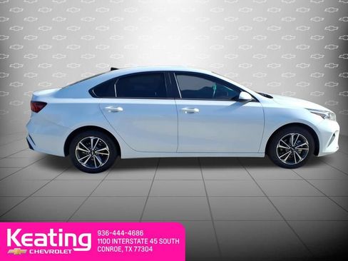 Used 2023 Kia Forte LXS FWD image 4