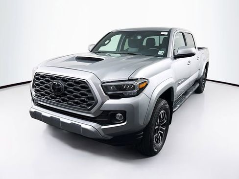 Used 2023 Toyota Tacoma TRD Sport image 3