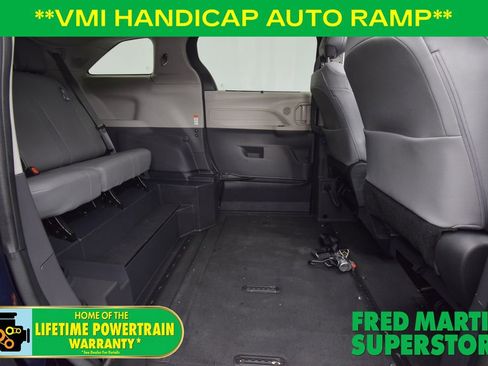 Used 2022 Toyota Sienna XLE image 20