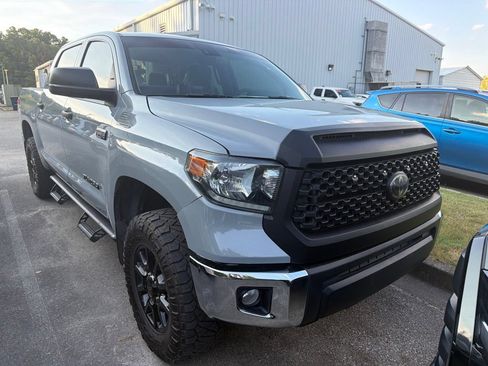 Used 2021 Toyota Tundra SR5 w/ SR5 Leather Package AWD/4WD image 4