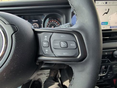 Used 2025 Jeep Wrangler Sport image 16