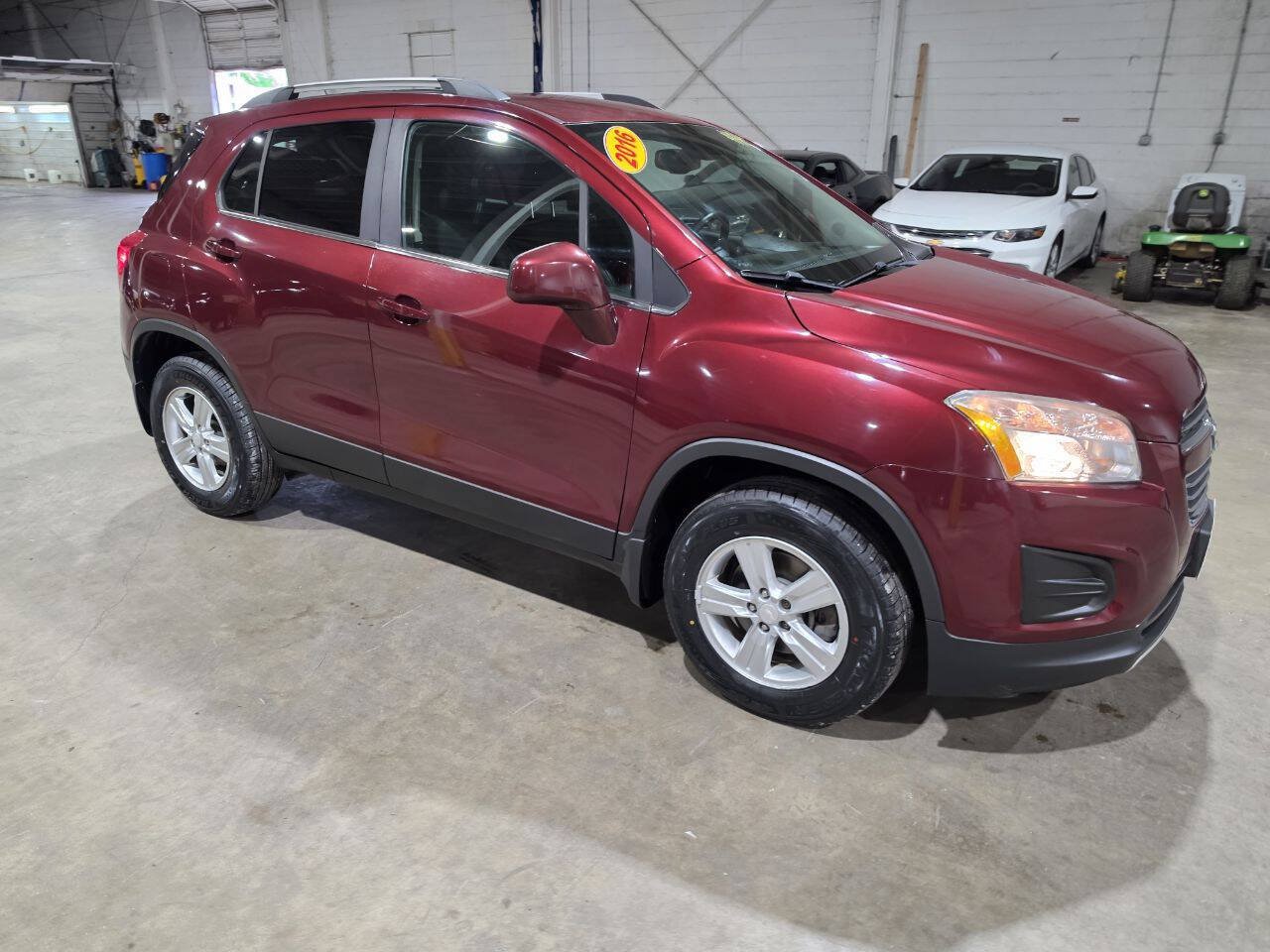 Used 2016 Chevrolet Trax LT w/ LT Convenience Package AWD/4WD image 15