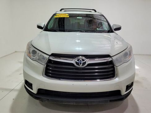 Used 2016 Toyota Highlander XLE image 11