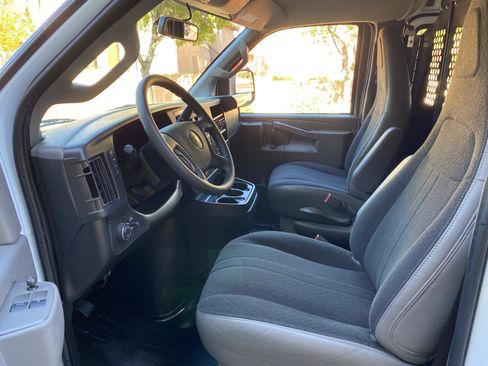Used 2025 Chevrolet Express 2500 w/ Driver Convenience Package RWD image 31