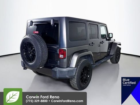 Used 2018 Jeep Wrangler Unlimited Sahara w/ Connectivity Group AWD/4WD image 10