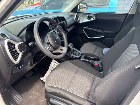 Used 2024 Kia Soul LX w/ Option Group 015 FWD image 7