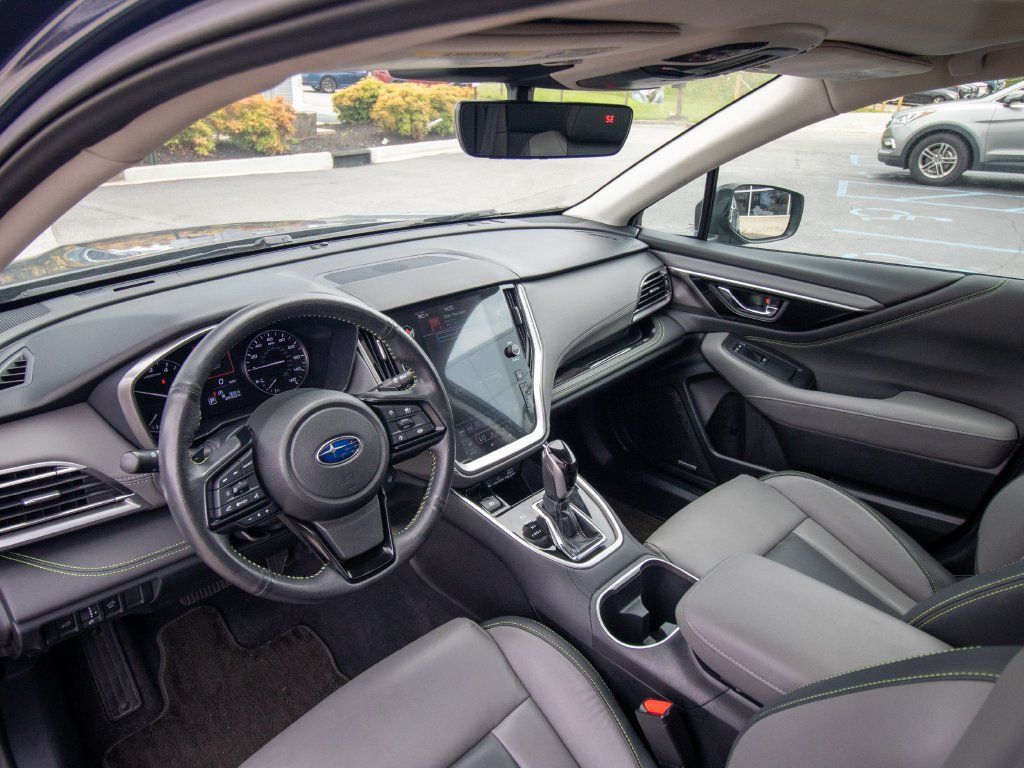 Used 2025 Subaru Outback Onyx Edition AWD/4WD image 7