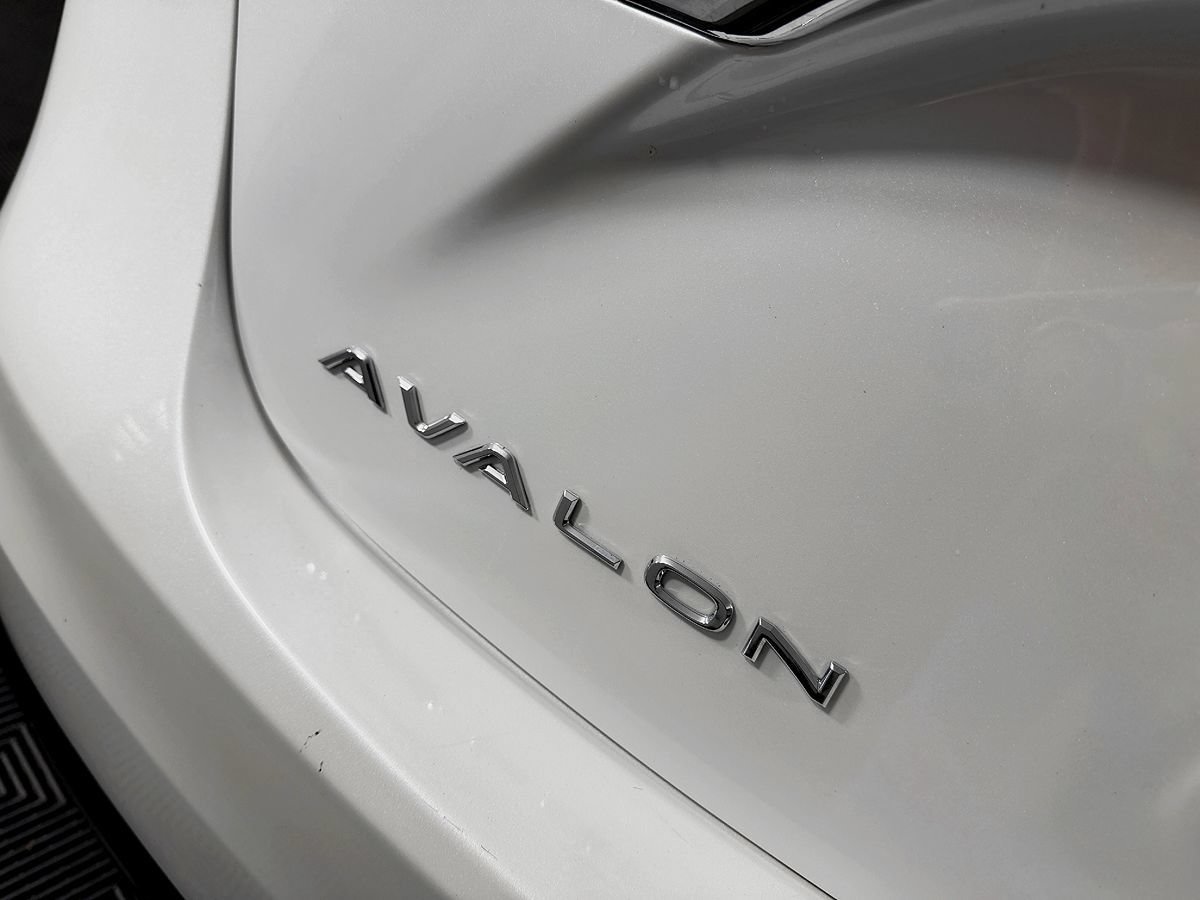 Used 2016 Toyota Avalon Limited FWD image 12