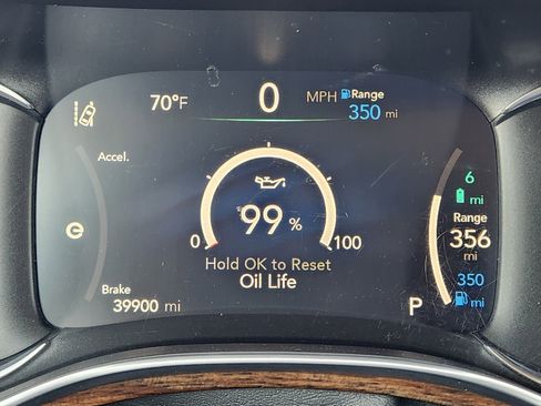 Used 2022 Chrysler Pacifica Limited image 16