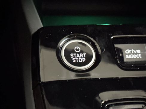 New 2025 Audi A6 e-tron Premium Plus image 22