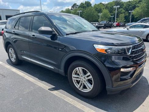 Used 2020 Ford Explorer XLT w/ Equipment Group 202A RWD image 2