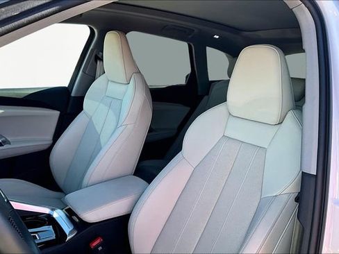 Used 2025 Audi Q5 2.0T Premium Plus w/ Premium Plus image 27