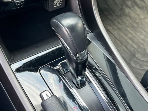 Used 2017 Honda Accord Sport image 22