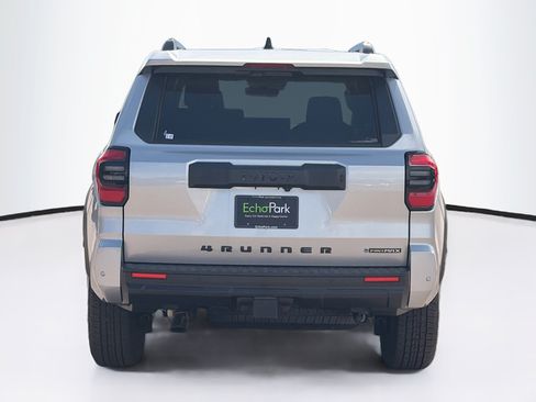 Used 2025 Toyota 4Runner TRD Off-Road Premium AWD/4WD image 7