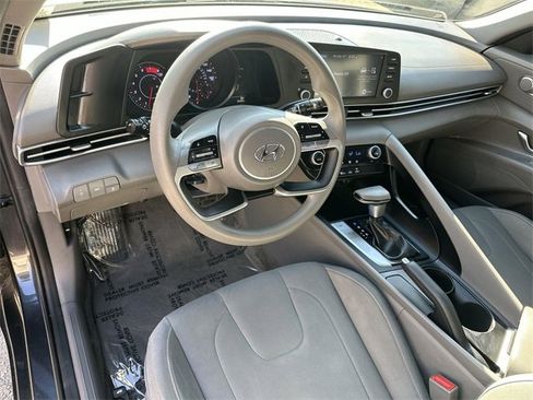 Used 2022 Hyundai Elantra SEL w/ Cargo Package image 9