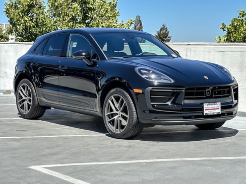 Certified 2026 Porsche Macan AWD/4WD image 10
