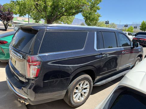 Used 2023 Chevrolet Suburban Premier RWD image 4