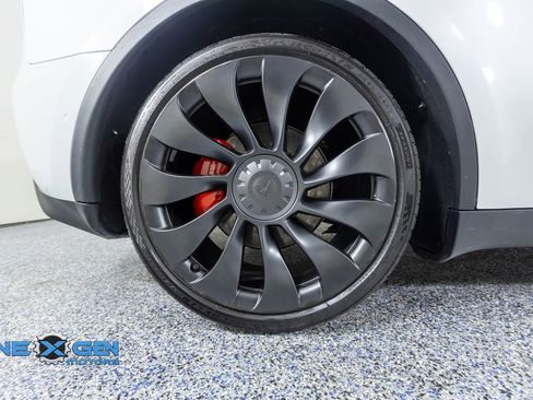 Used 2022 Tesla Model Y Performance AWD/4WD image 45