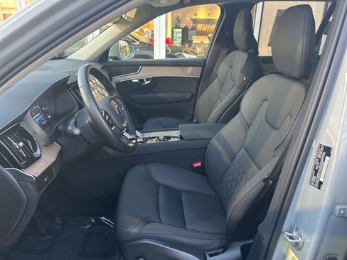 Certified 2025 Volvo XC90 B6 Plus image 17
