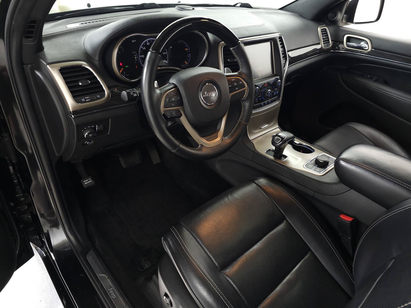Used 2014 Jeep Grand Cherokee Overland AWD/4WD image 14