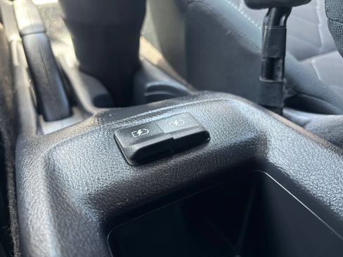 Used 2020 Nissan Kicks S FWD image 36