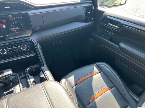 Used 2023 GMC Sierra 1500 AT4 w/ Technology Package AWD/4WD image 23