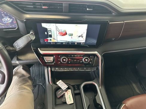 Used 2025 GMC Sierra 2500 Denali Ultimate image 14