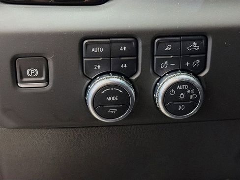 Used 2024 GMC Sierra 1500 Denali w/ Technology Package AWD/4WD image 13