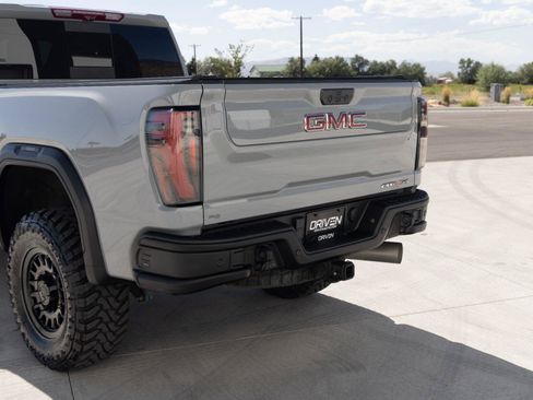 Used 2024 GMC Sierra 2500 AT4X w/ AT4X AEV Edition AWD/4WD image 12