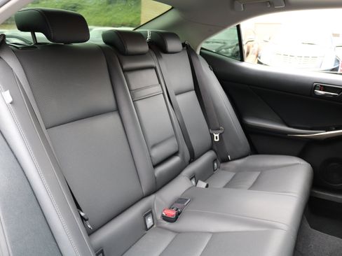 Used 2016 Lexus IS 200t image 41