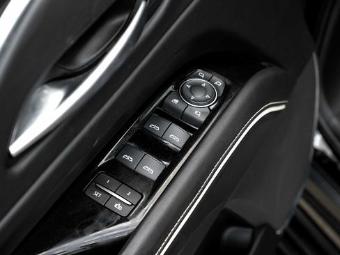 Used 2021 Cadillac Escalade Sport Platinum AWD/4WD image 40