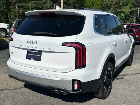 Certified 2024 Kia Telluride EX image 3