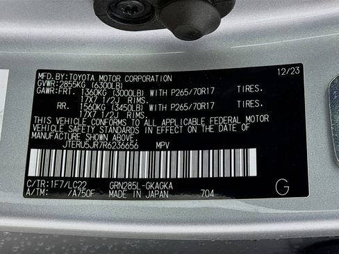 Certified 2024 Toyota 4Runner TRD Off-Road Premium AWD/4WD image 32