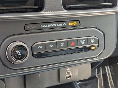Used 2025 Ford Maverick XLT FWD image 21