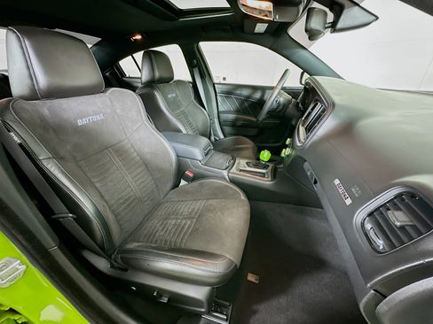 Used 2023 Dodge Charger Scat Pack w/ Daytona Edition Group image 31