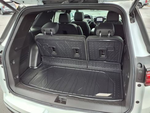 Used 2023 Chevrolet Traverse High Country w/ LPO, Floor Liner Package FWD image 32