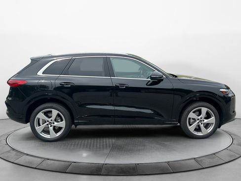 Used 2025 Audi Q5 Premium Plus w/ Premium Plus AWD/4WD image 8