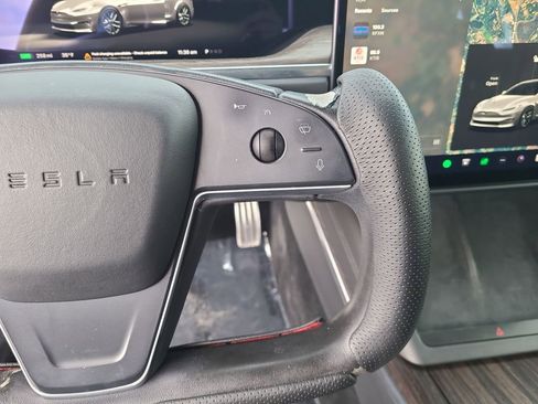 Used 2022 Tesla Model S image 22