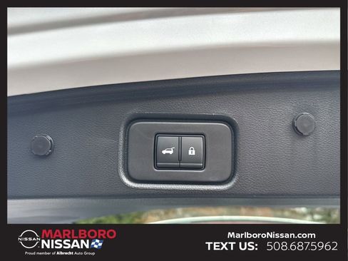 New 2025 Nissan Pathfinder SL image 17