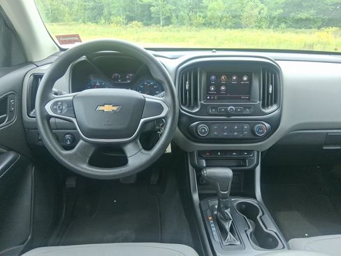 Used 2021 Chevrolet Colorado W/T w/ WT Convenience Package AWD/4WD image 18