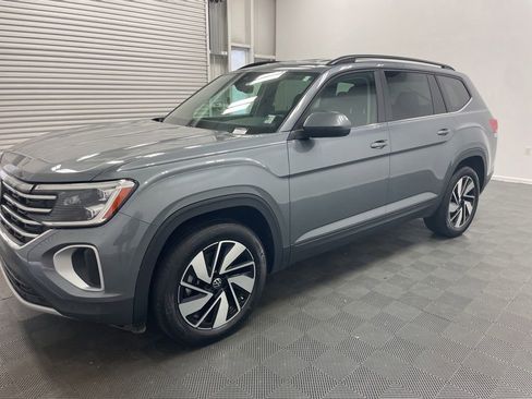 Used 2024 Volkswagen Atlas SE FWD image 4