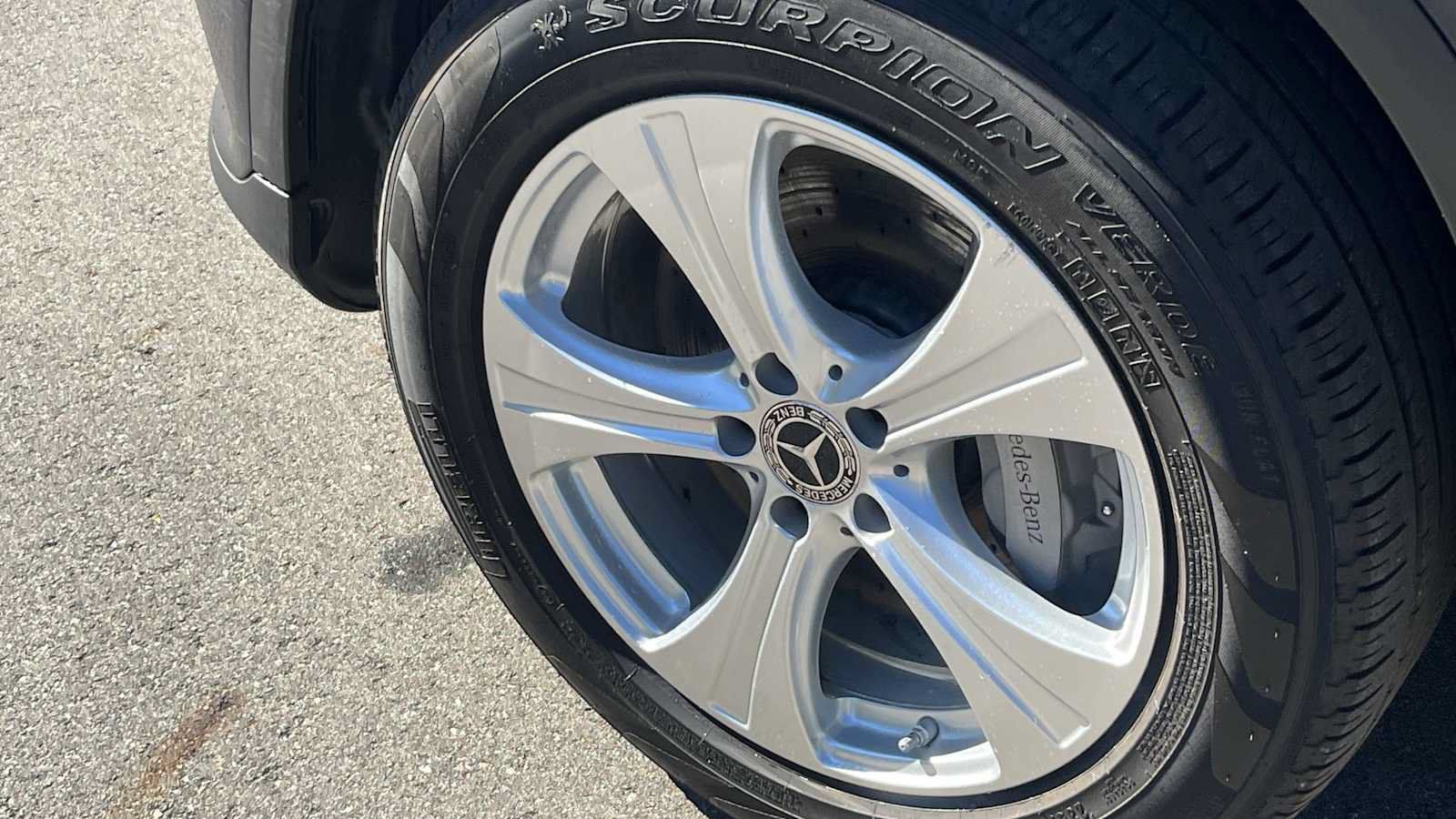Used 2018 Mercedes-Benz GLC 350e 4MATIC image 26